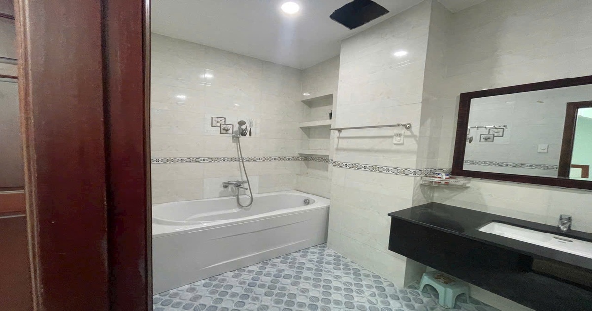 Bán nhà 5m x20,5m mặt tiền Đường 13 Vạn Phúc city